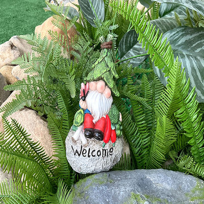 OEM / ODM Polyresin Garden Ornaments Decor Cartoon Gnomes Figurine